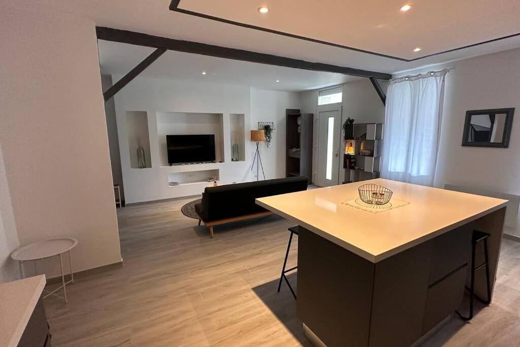 Maison Entierement Renovee Villa Ambares-et-Lagrave Екстериор снимка